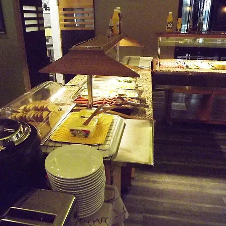 호텔 Ravintola 66 3*